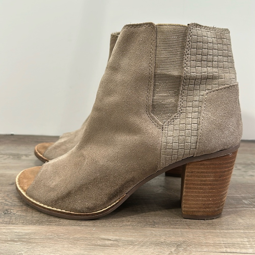 TOMS Peep Toe Booties 8.5 Suede Boots #G793